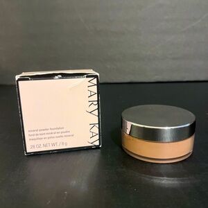 NWT Mary Kay Mineral Foundation • Biege 2